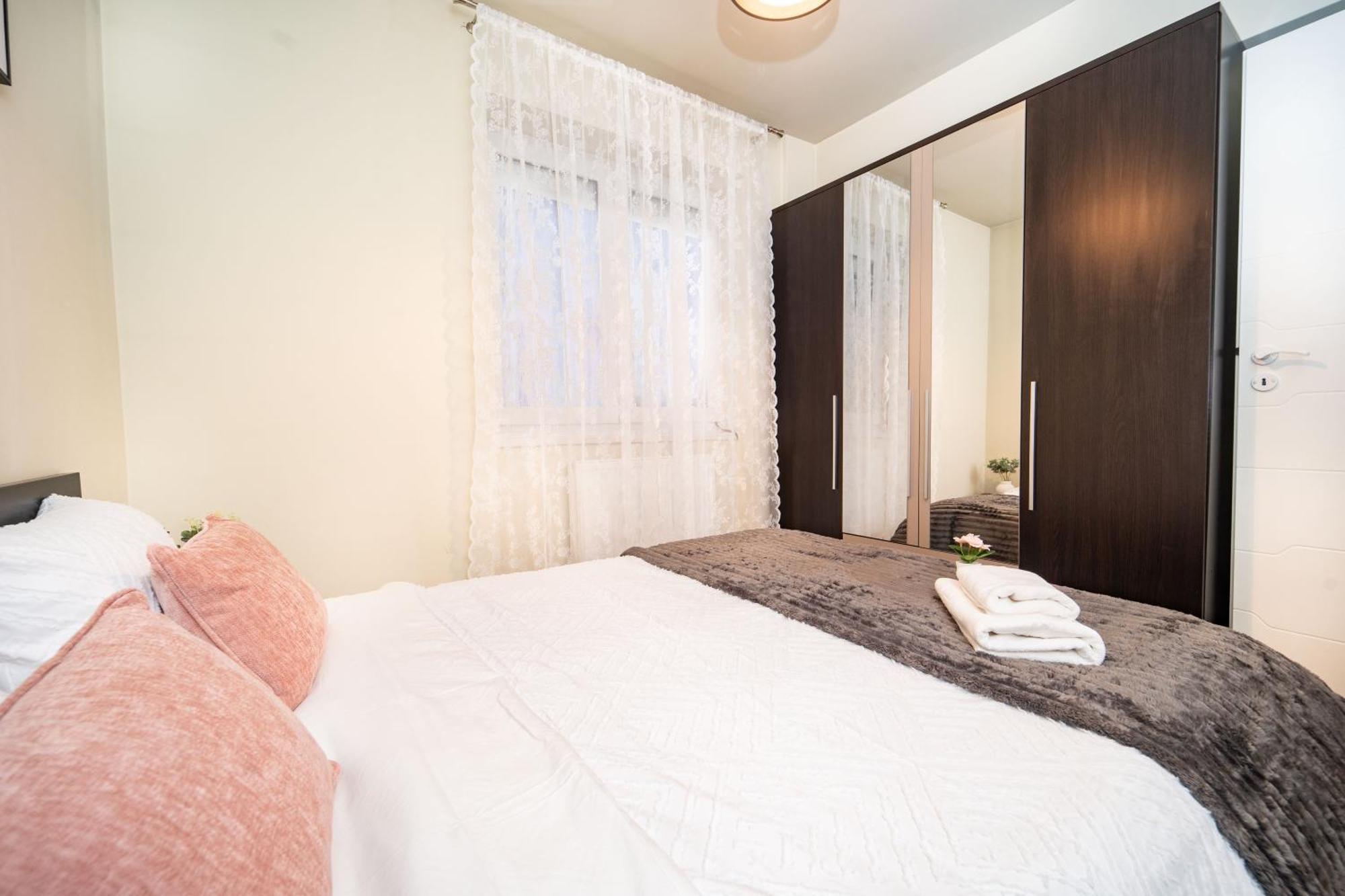 Central Elegant - Anastasia Apartment - By Openhouse Τιμισοάρα Εξωτερικό φωτογραφία